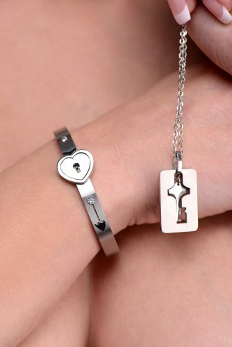 Master Series Cuffed Locking & Key Necklace - iVenuss